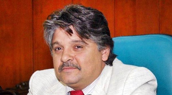 Magistrado bloqueia bens de ex-presidente e servidores da Cmara