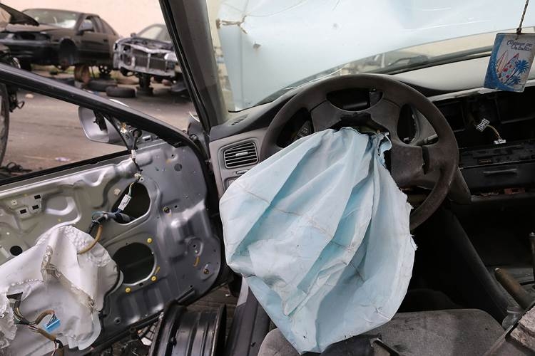 Instituto processa Toyota, Nissan, Fiat e Volkswagen requerendo indenizao de R$ 7 mil a cada consumidor por 'airbags mortais'