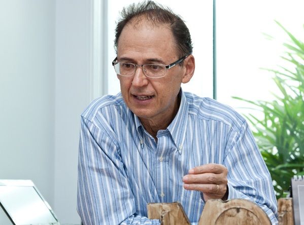 Manuel Rezende.