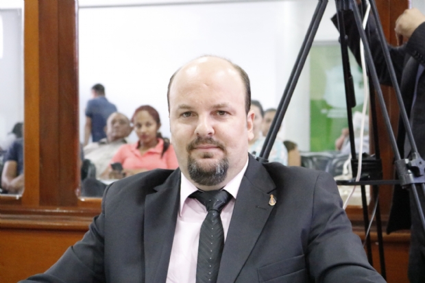 Juiz Eleitoral de Vrzea Grande decide pela cassao do vereador Neni do Chimarro