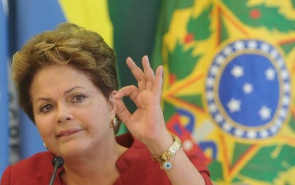 Dilma e ex-ministro so multados por usar site institucional em campanha