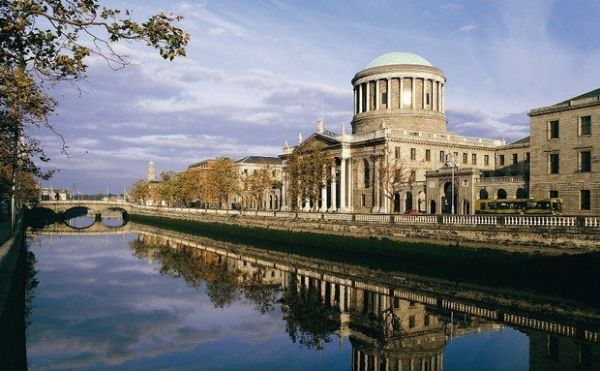 Edifcio Four Courts que abriga a Suprema Corte da Irlanda