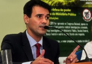 Marcelo Ferra se declara impedido para julgar pedidos de promotora que se diz perseguida por corregedor do MPE
