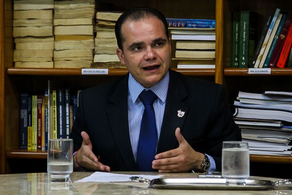 Leonardo Campos visita procuradores e defende que OAB atue como porta-voz dos advogados pblicos