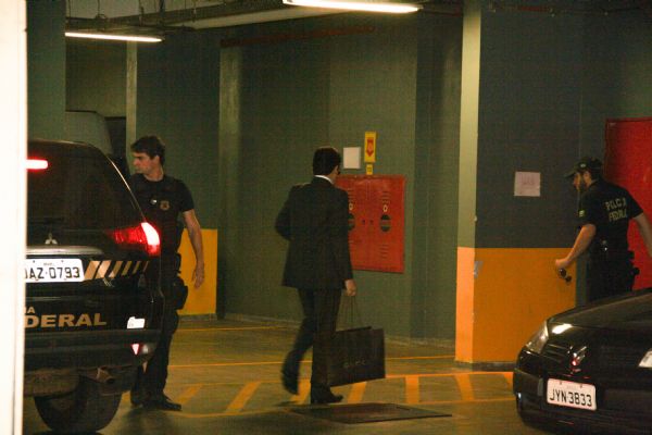der Moraes chega para depor sem algemas e tem trs derrotas na Justia Federal;  veja fotos 