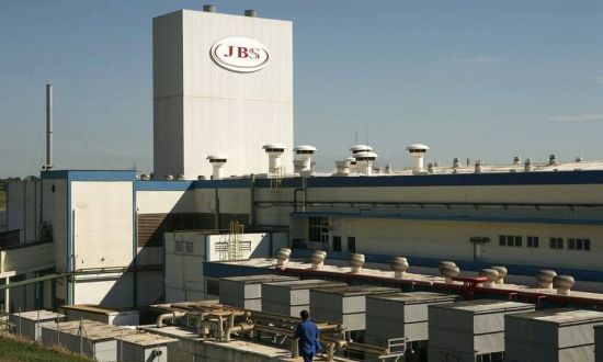 800 trabalhadores demitidos pela JBS iro receber cerca de R$ 1,5 milho de indenizao