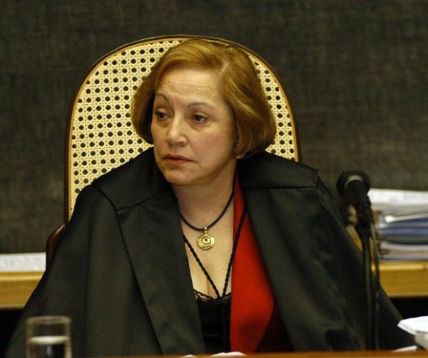 Morre a ministra aposentada do STJ Denise Martins Arruda