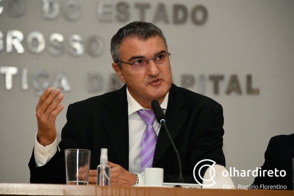 Conselho pune ex-PGJ com pena de censura por chamar Bolsonaro de 'terraplanista'