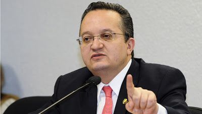 Comisso aprova relatrio de Pedro Taques sobre a reforma do Cdigo Penal