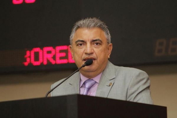 Pery Tarborelli foi vereador em Vrzea Grande e atualmente  deputado estadual pelo PV: risco de perda do mandato