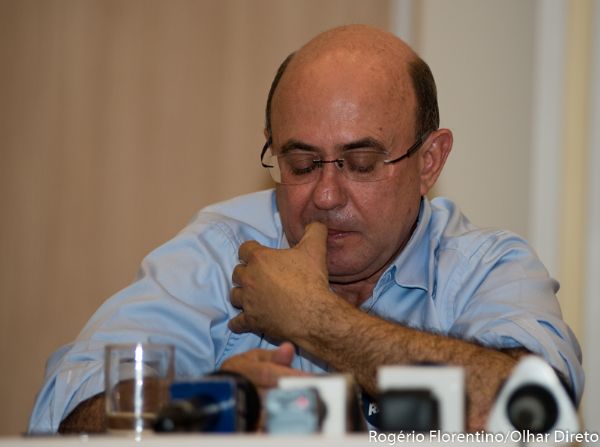 Ministro destaca 26 aes pelo crime de peculato para manter Riva preso