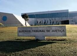 Tribunal suspende tramitao de dois processos contra envolvidos