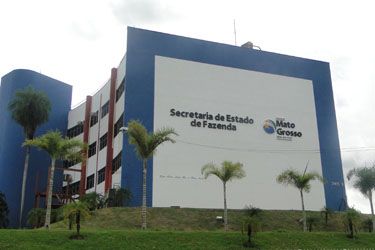 Justiça de Mato Grosso derruba lei que iguala agentes e fiscais e sindicato questiona projeto aprovado pela AL