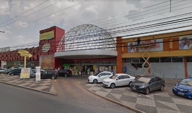 Juza manda despejar loja Ricardo Eletro da Avenida Fernando Correa
