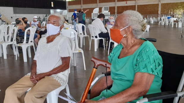 Defensoria auxilia cadastramento de idosos e grupos prioritários que querem vacina da Covid-19