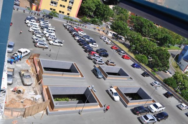 Com custo de quase R$ 1 milho, obra no estacionamento do TRT/MT  abandonada; veja fotos