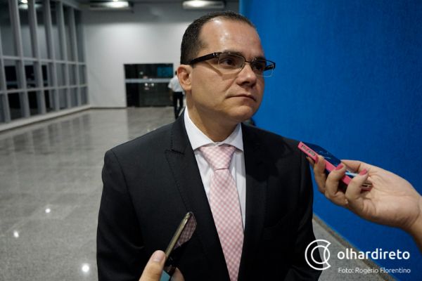 Advogados criticam Campos sobre 'boca de urna' e licenciamento; pr-candidato atesta afastamento