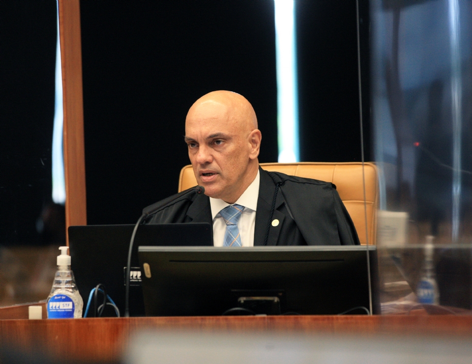 Relator vota contra pedido para anular deciso que invalidou normas sobre aposentadoria de oficiais de Justia e policiais