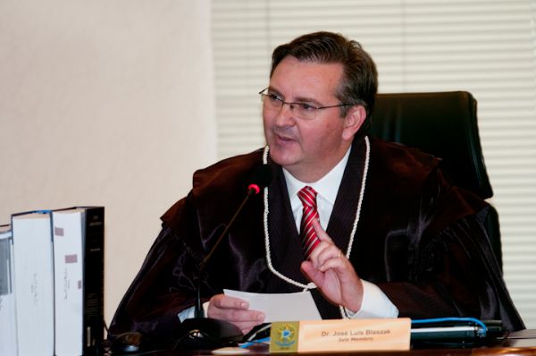 Advogado Jos Luis Blaszac