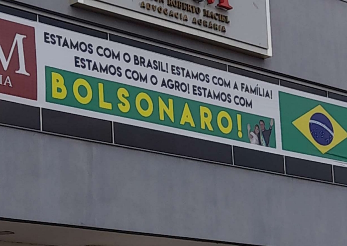 Justia manda escritrio de advocacia retirar faixa em apoio a Bolsonaro