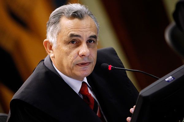 Humberto Bosaipo renuncia a vaga do TCE e abre cargo de conselheiro