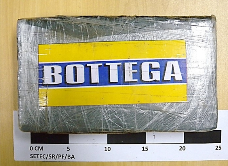 Polícia portuguesa encontrou mais 90 kg de droga em avião retido pela PF na Operação Descobrimento