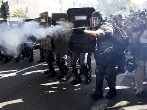Justia probe PM de usar balas de borracha durante protestos em SP