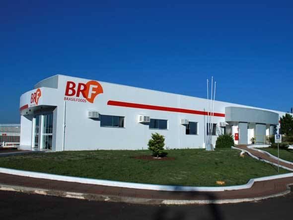 BRF se compromete a financiar 1,5 mil casas e destinar R$ 1,5 milho para hospital
