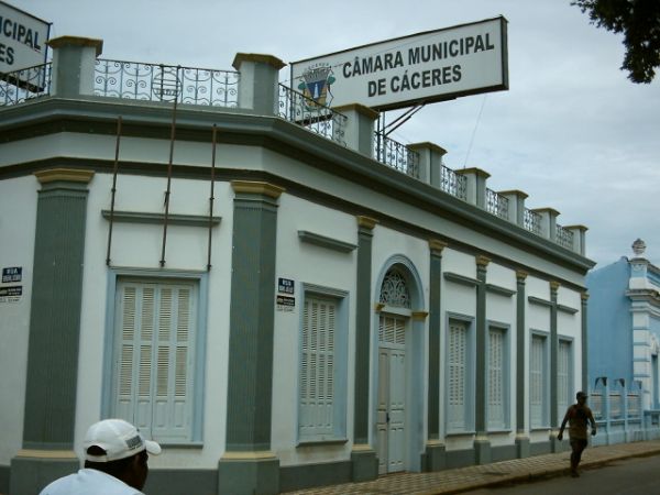 Aps ao do MPE, Cmara Municipal firma TAC e garante exoneraes de cargos irregulares