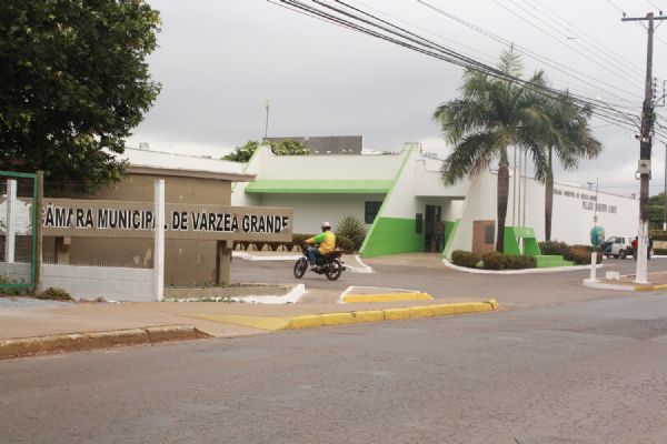 MPE aciona vereador e prefeito por manterem servidor fantasma em Cmara Municipal