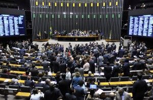 Cmara aprova PEC das Defensorias; apenas dois deputados de MT participam de votao