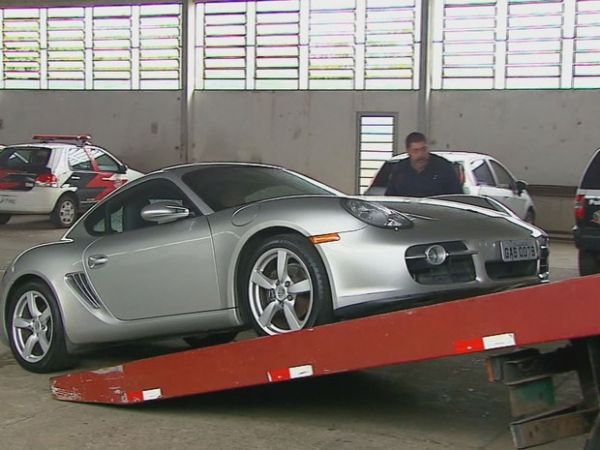 Justia Federal  apreende 49 carros de luxo de proprietrio da BBom