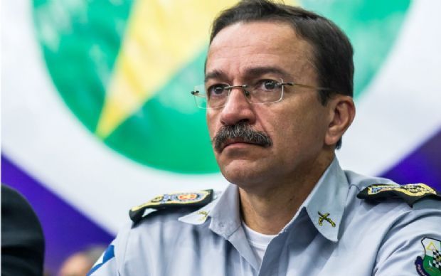 Ministros do STJ Mantm coronel preso por interceptaes ilegais