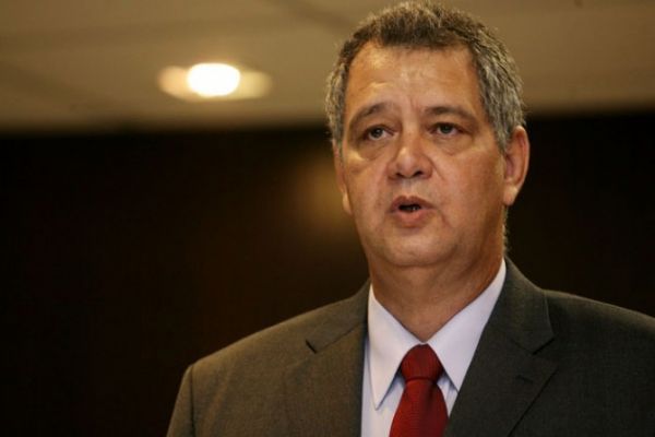 Juiz condena Dentinho a pagar R$ 266 mil por contratar funcionrio fantasma