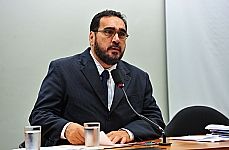 O deputado Amauri Teixeira acredita que a Defensoria atua para a sociedade e  o mais importante dos rgos judicirios