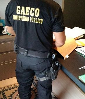 Gaeco prende dois por porte ilegal de munição e ocultação de documentos durante operação