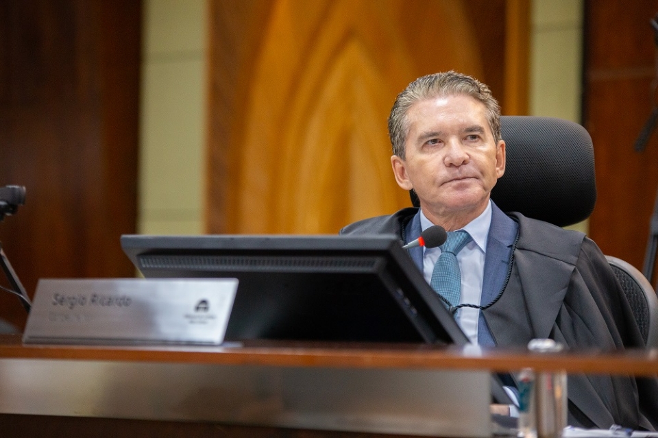 Conselheiro Sérgio Ricardo recorre para declarar prescrição de processo sobre compra de vaga no TCE