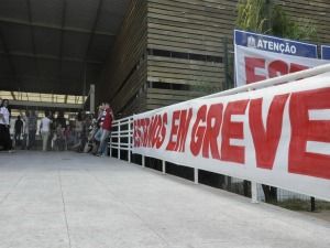 A pedido de Perri servidores do TJMT suspendem a greve geral