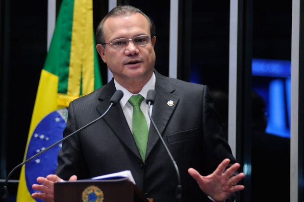 Juiz pode anular votos de senadores por Mato Grosso que livraram Acio da Justia