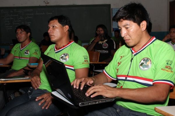Estudantes indígenas da UNEMAT