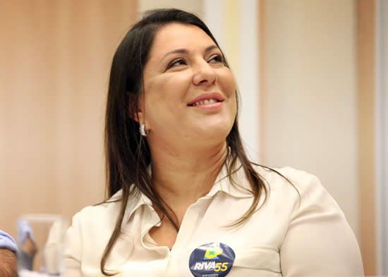 TRE suspende 12 pesquisas eleitorais que no citam Janete Riva como concorrente