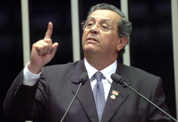 Relator aceita denncia contra Campos mas ministros ficam em dvida sobre prescrio de suposto crime