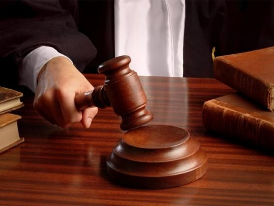 Juiz determina extino de mandato de vereador condenado por trfico de arma