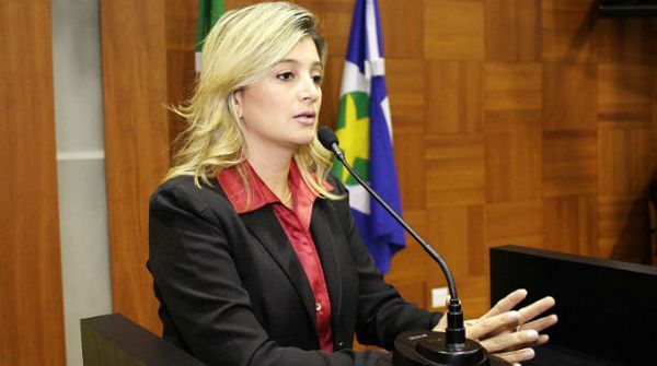 Justia bloqueia bens de Luciane Bezerra em ao por fraude a licitao