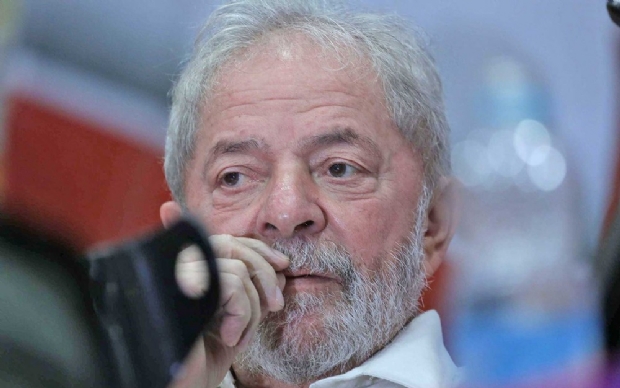 Moro determina priso de Lula para cumprir pena no caso do triplex em Guaruj