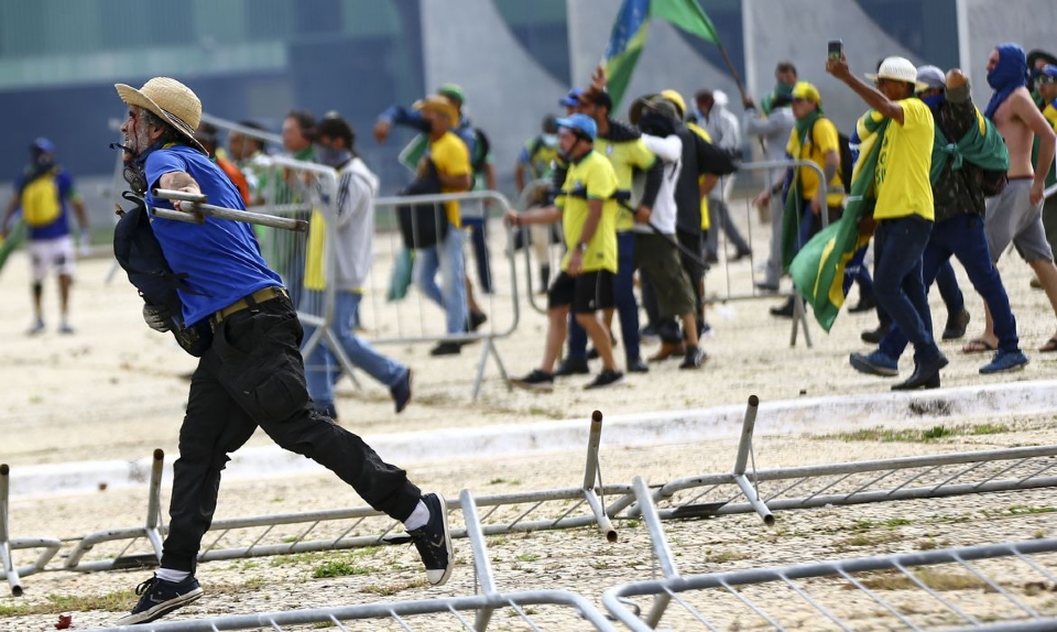Lei Antiterrorismo pode ser invocada no episódio dos ataques ocorridos em Brasília? Especialista responde