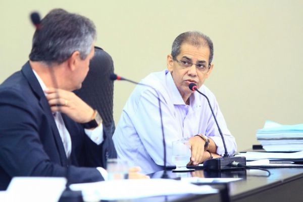 Aps 9 dias, governador anula demisso de ex-secretrio da Secopa