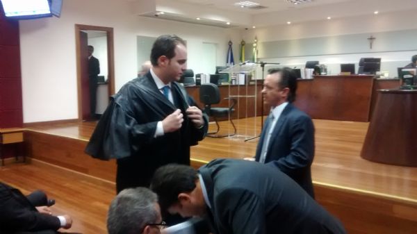 Advogado afirma que caso de Riva  fcil de reverter e alega que campanha continua