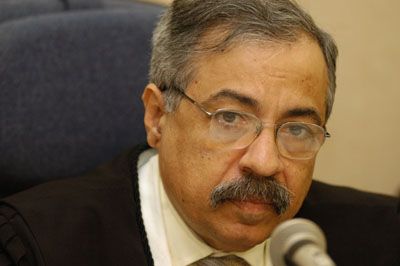 Ministro do STJ probe greve de auditores da Receita Federal