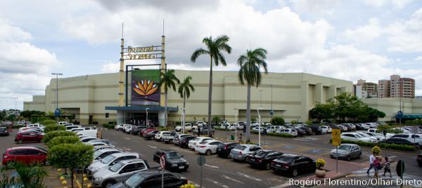Shopping Pantanal  condenado a pagar indenizao por impedir que cliente estacionasse carro